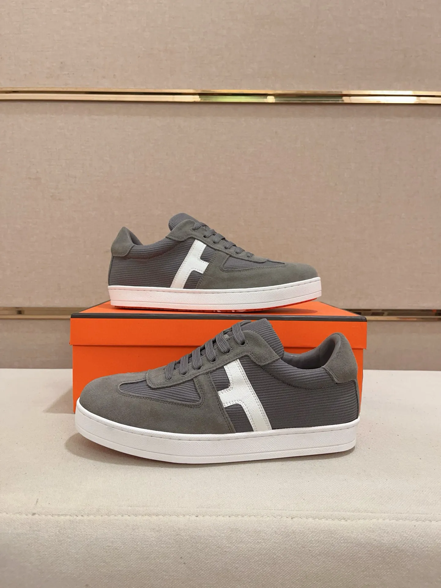Men's clothing and shoes💰: 400💰《HERMES》【Classic Original Version】Hermès; Top 🔝 Purchasing Agency 🔍🔍Men's latest 🇺🇸 counter sales simultaneously, original ▲▲cowhide imported from Italy ▲▲Exquisite workmanship (Italian 🇮🇹Imported water-dyed 🐂cowhide lining) sole: original sole provided by the original factory, ⚠️exclusive double-layer activity·TPR·rubber·combined molded outsole; Code number: 38-44 (45/46 can be customized, non-refundable)